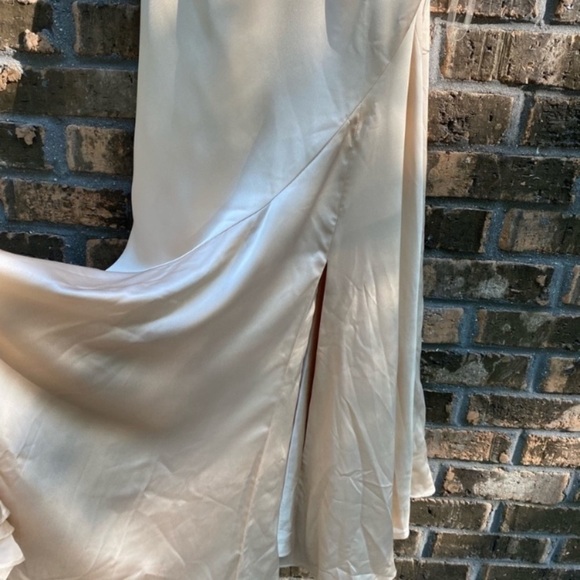 NEW FAME AND PARTNERS Zephyra Matte Satin Maxi Dress Champagne 6 homecoming - Picture 9 of 9